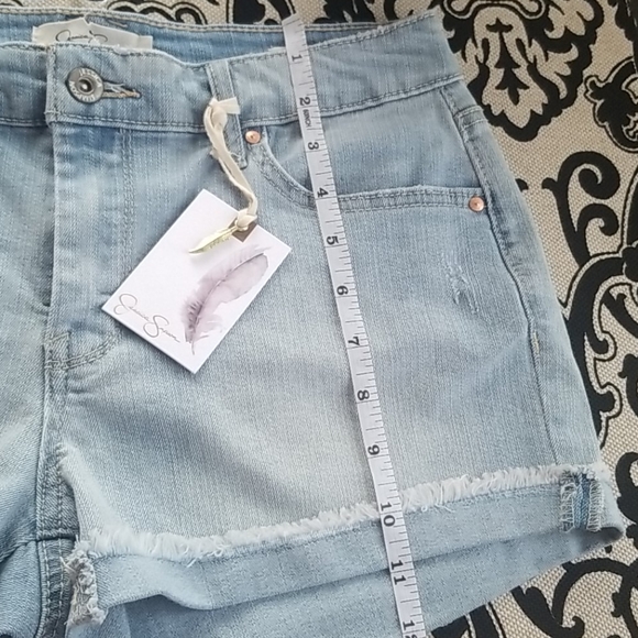 Jessica Simpson Short. - Picture 5 of 7